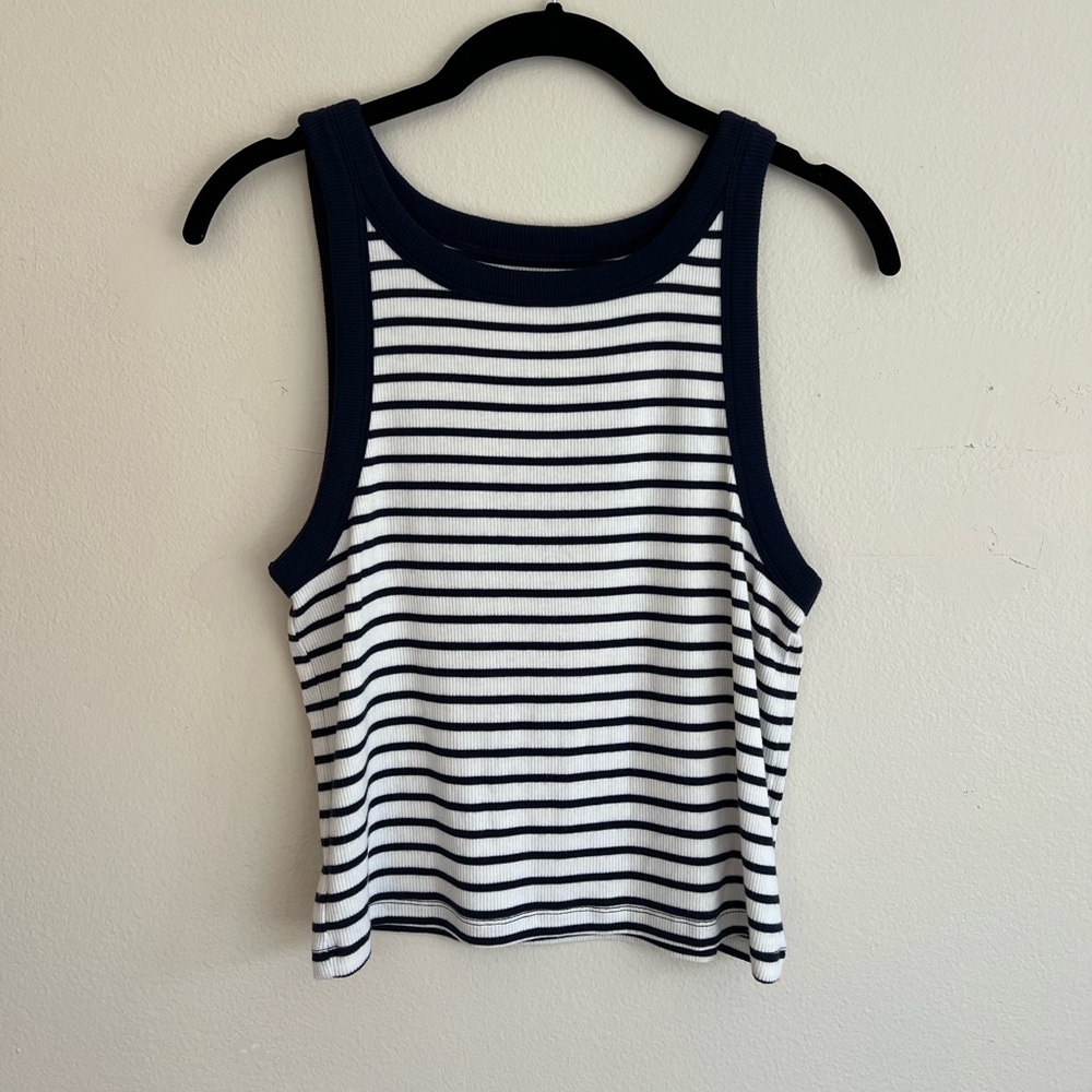 Gap cropped ribbed tank top - size M